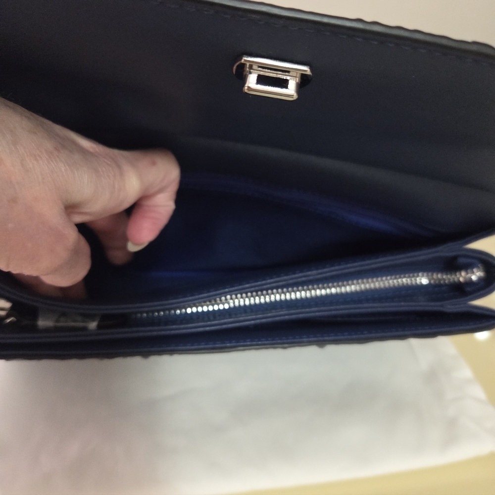 Lisa Robertson Blue Croco Embossed Clutch - Picture 4 of 9